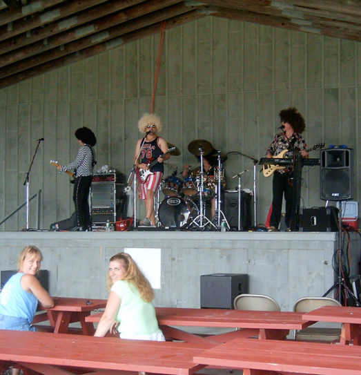 Local Maine Entertainment for your company outing